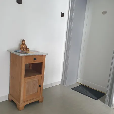 Duesselapartment Апартаменты Хан